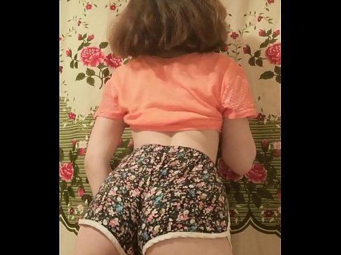❤️ Jeune fille sexy se déshabillant devant la caméra. ❤️❌ Vidéo de porno at us ❌️